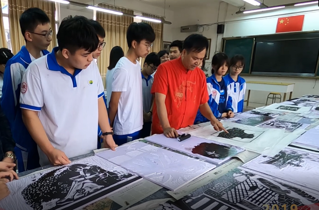 "高州木刻画"代表性传承人吴思志:用匠心守护非遗传承 致敬南粤工匠